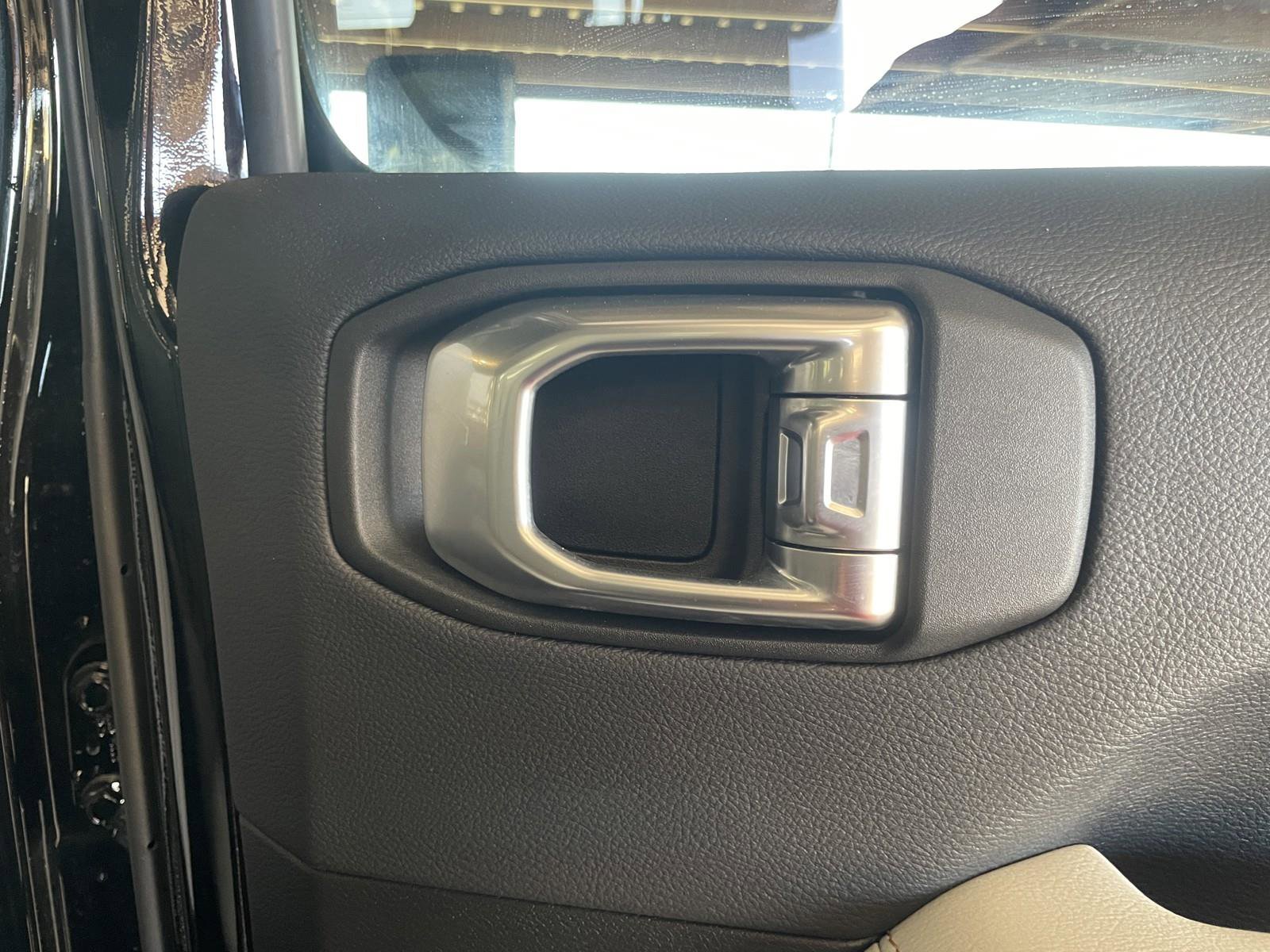 Used 2023 Jeep Gladiator Overland image 35