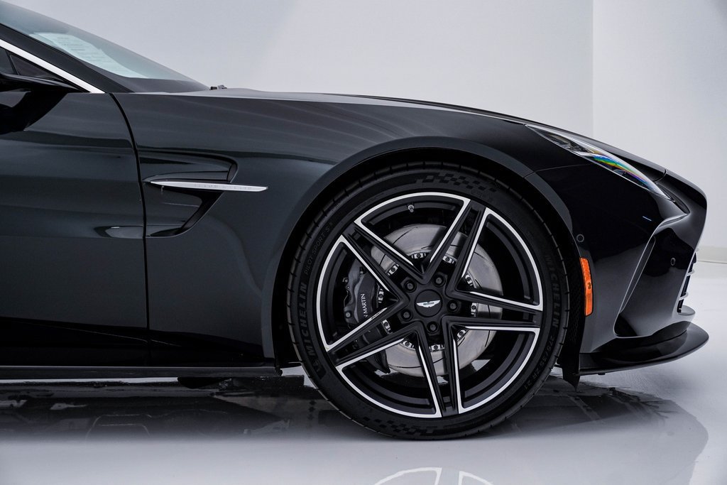 Used 2026 Aston Martin V8 Vantage Coupe RWD image 7