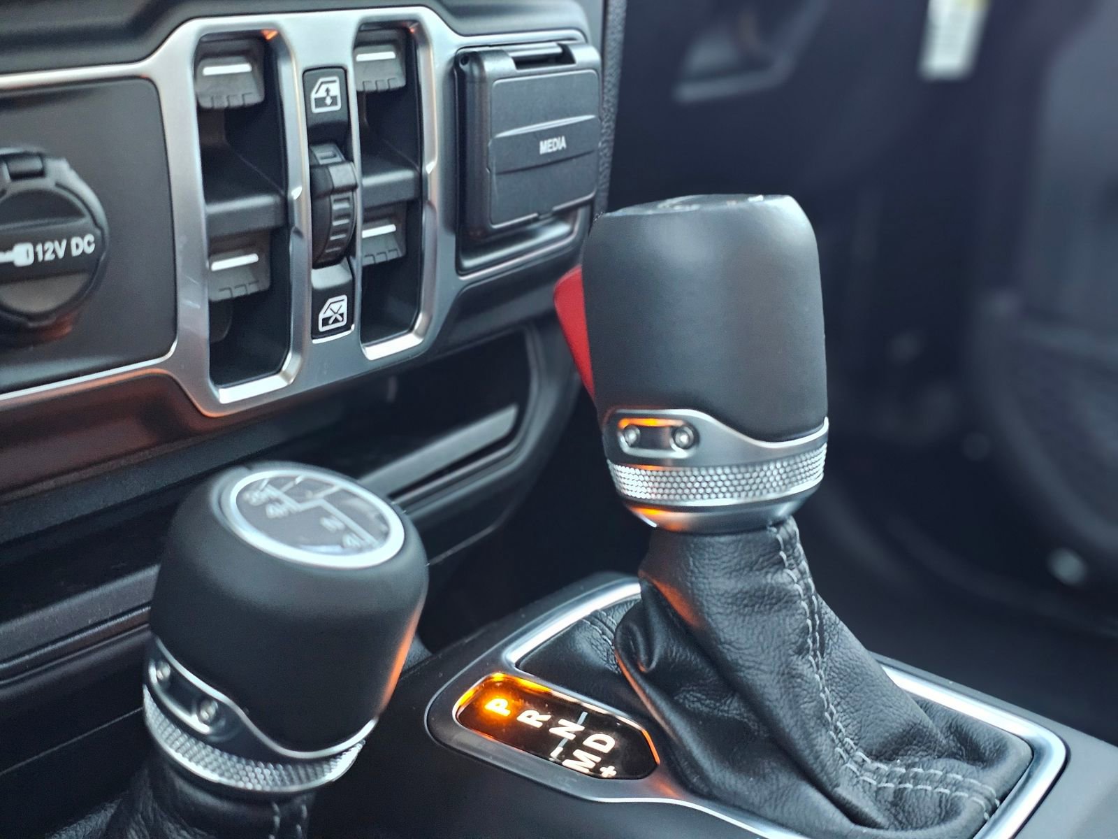 New 2026 Jeep Gladiator Sahara image 14