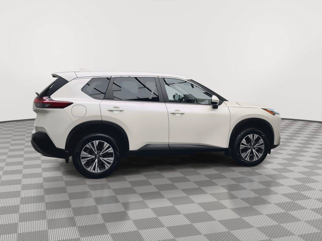 Used 2023 Nissan Rogue SV AWD/4WD image 34