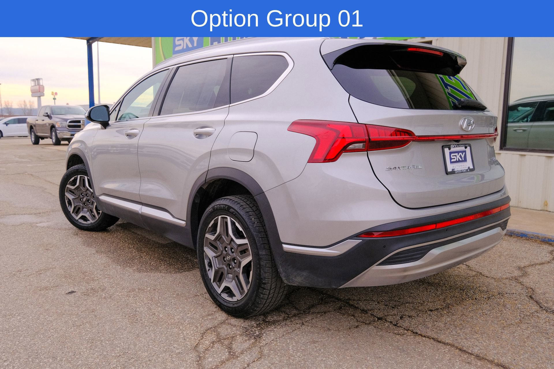 Used 2023 Hyundai Santa Fe SEL Convenience image 4