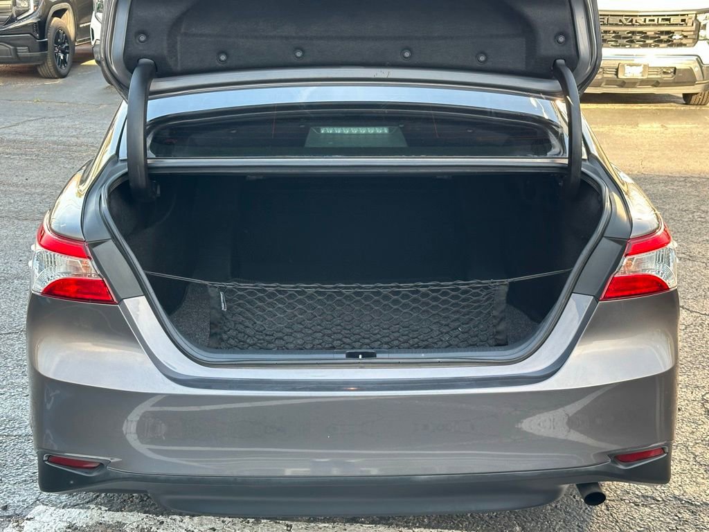 Used 2018 Toyota Camry L image 8