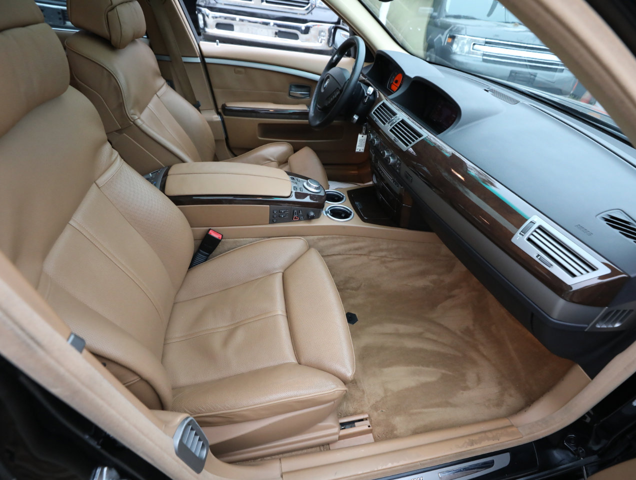 Used 2008 BMW 750i image 10
