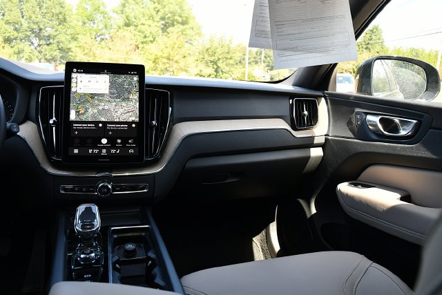 Certified 2026 Volvo XC60 B5 Plus AWD/4WD image 17