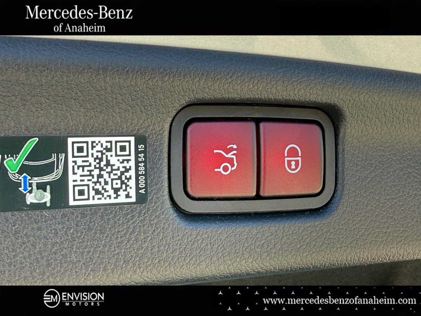 Used 2024 Mercedes-Benz C 300 Sedan image 17