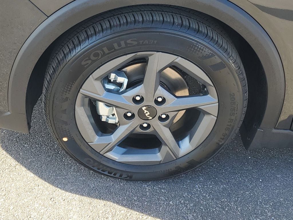 New 2026 Kia K4 LXS image 28
