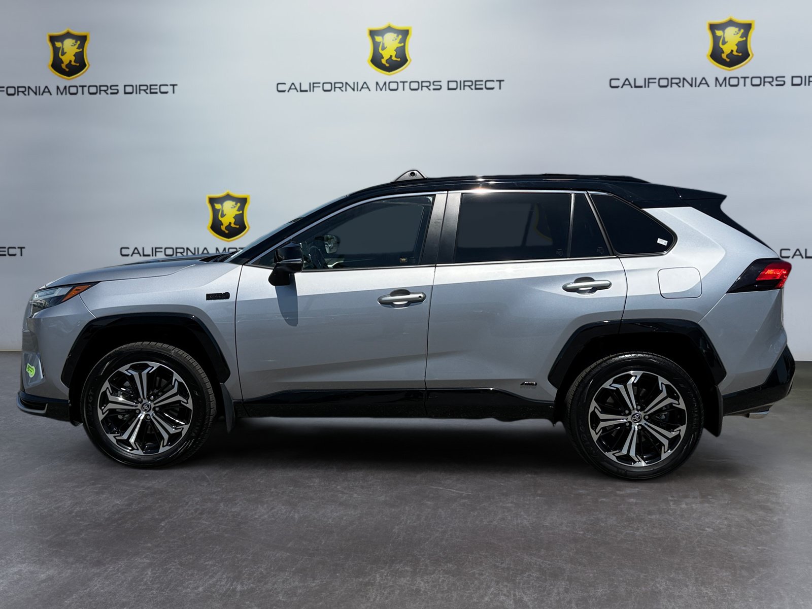 Used 2022 Toyota RAV4 XSE AWD/4WD image 2