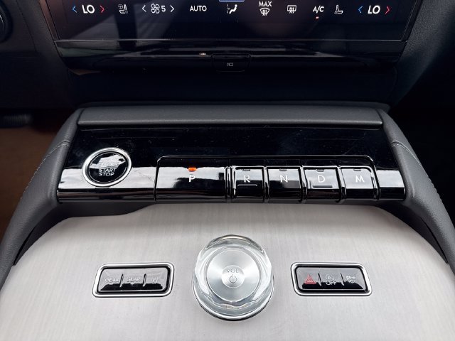 New 2027 Lincoln Navigator Reserve w/ Jet Appearance Package AWD/4WD image 32