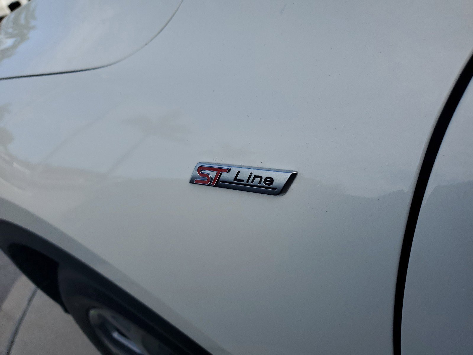 New 2025 Ford Escape ST-Line w/ Equipment Group 301A image 8