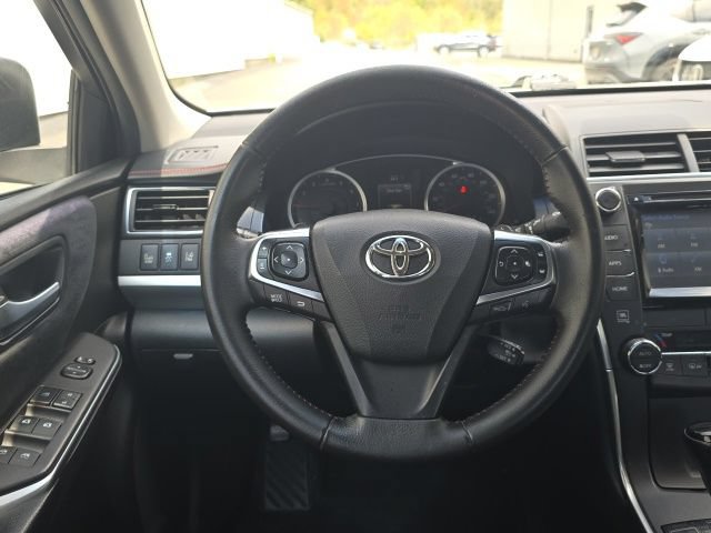 Used 2017 Toyota Camry XSE w/ Moonroof Package FWD image 11