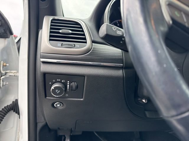 Used 2020 Jeep Grand Cherokee Limited w/ Luxury Group II image 27