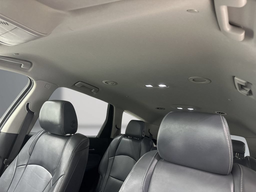 Used 2018 Buick Enclave Essence w/ Trailering Package AWD/4WD image 17