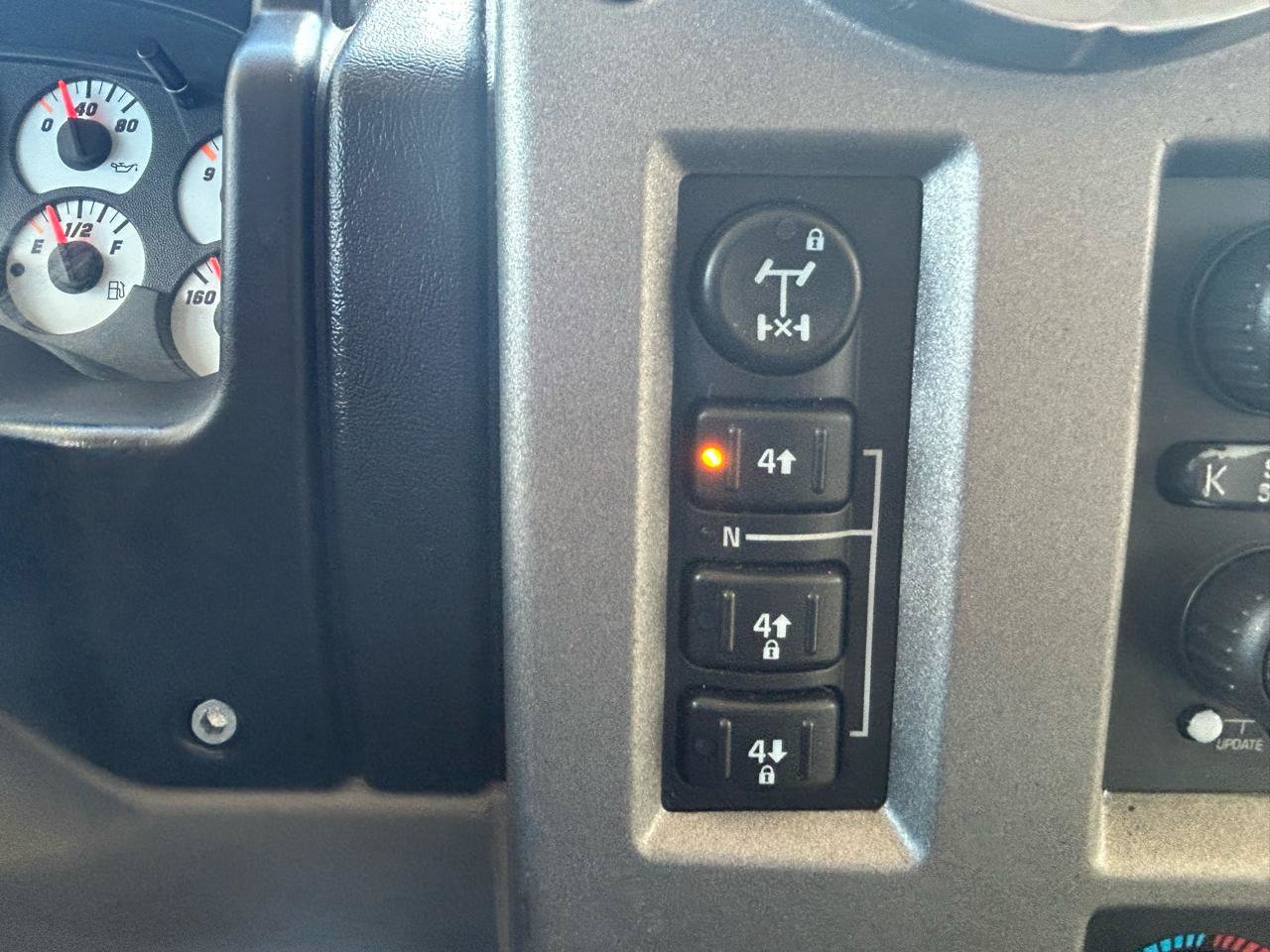 Used 2003 HUMMER H2 w/ Preferred Equipment Group AWD/4WD image 23