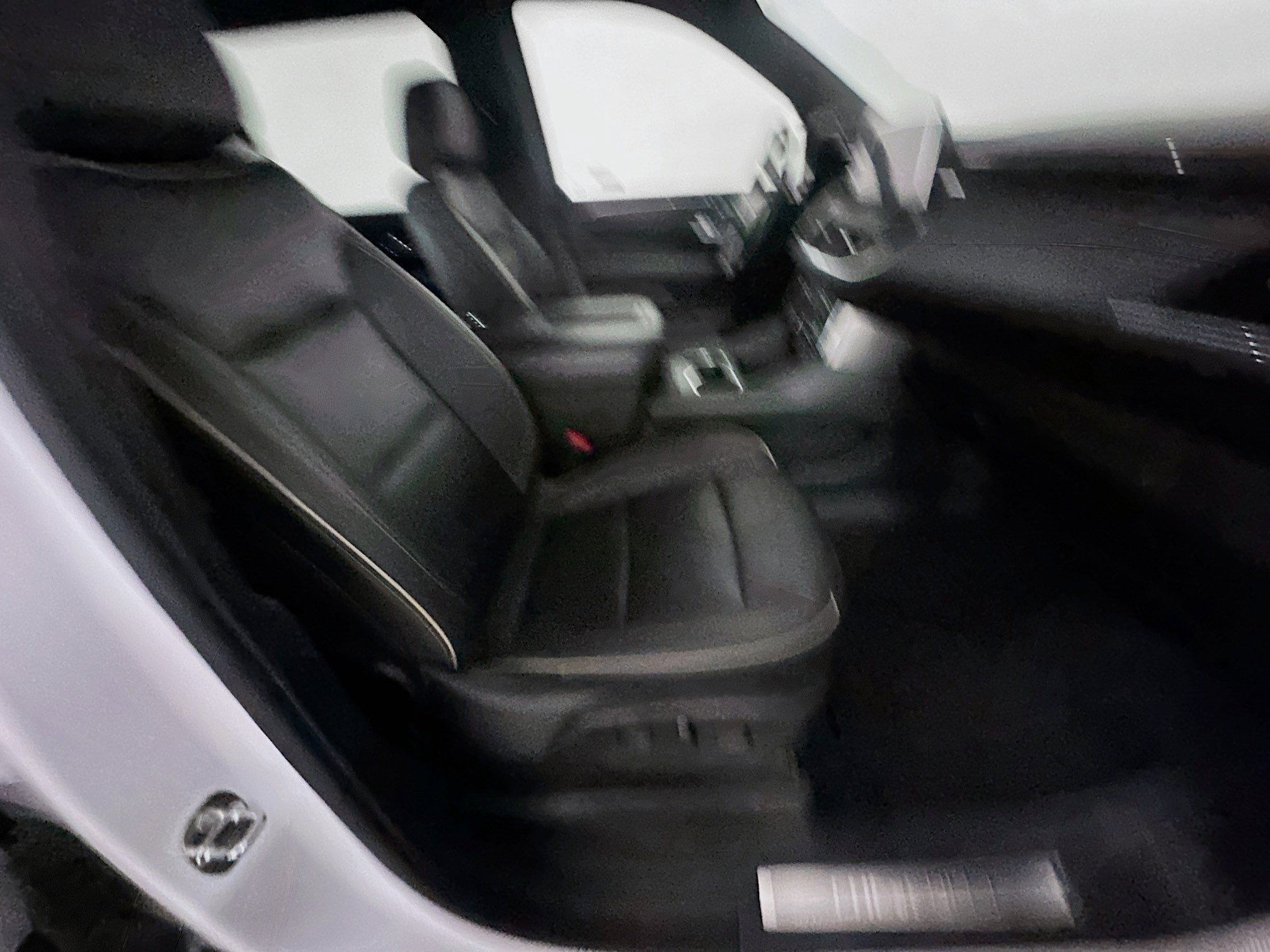 Used 2023 Chevrolet Suburban Premier image 32