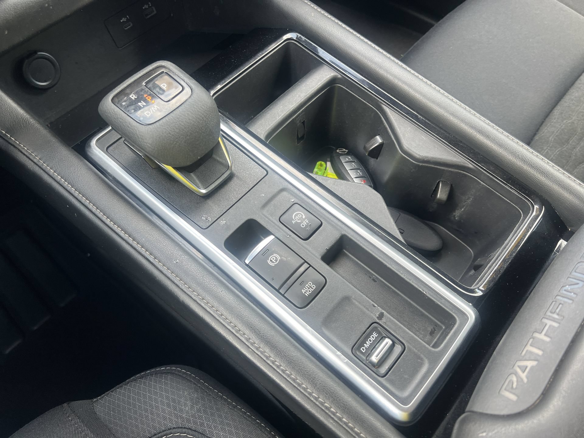 Used 2022 Nissan Pathfinder SV FWD image 8