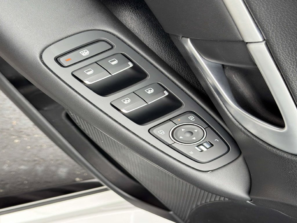 Used 2025 Hyundai Sonata SEL FWD image 18