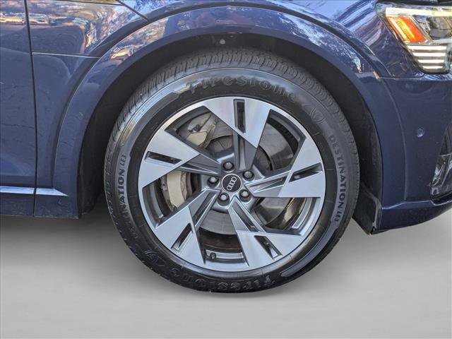 Used 2022 Audi e-tron Premium w/ Convenience Plus Package AWD/4WD image 22