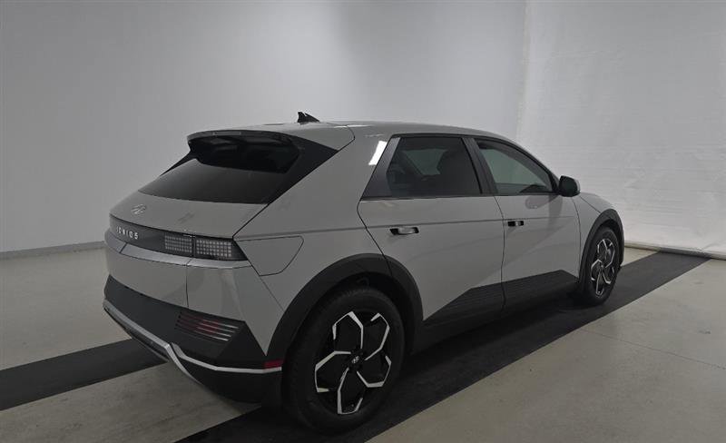 Used 2024 Hyundai Ioniq 5 SEL image 4