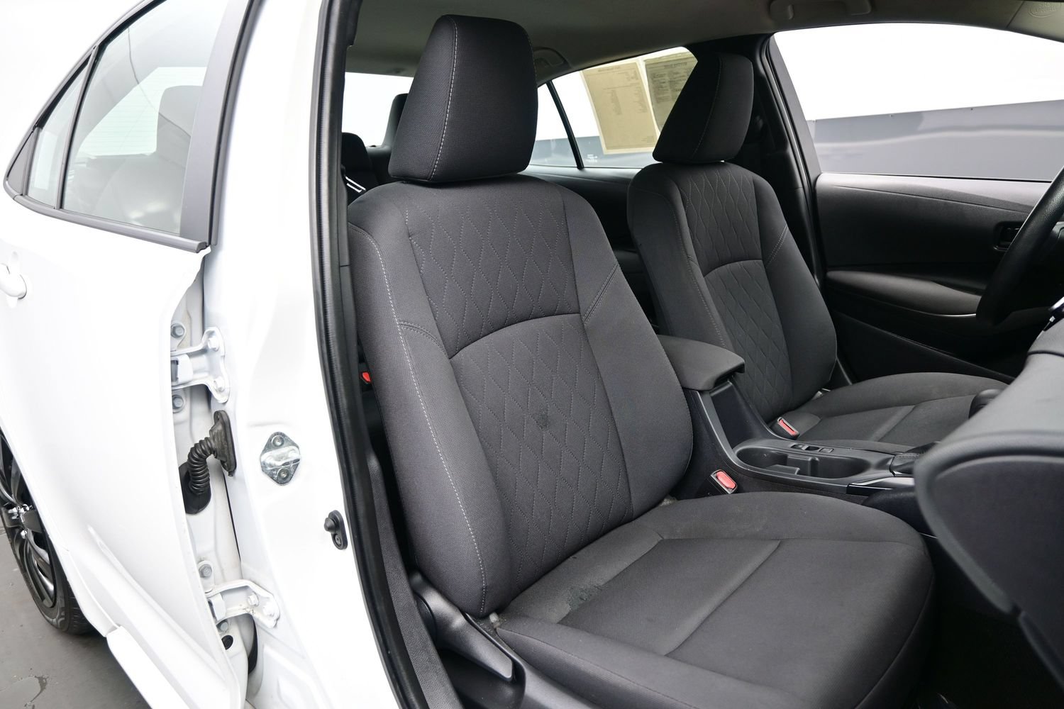 Used 2023 Toyota Corolla LE FWD image 12