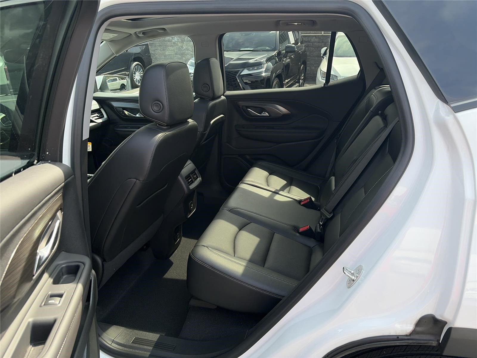 Used 2023 GMC Terrain SLT w/ Tech Package AWD/4WD image 12