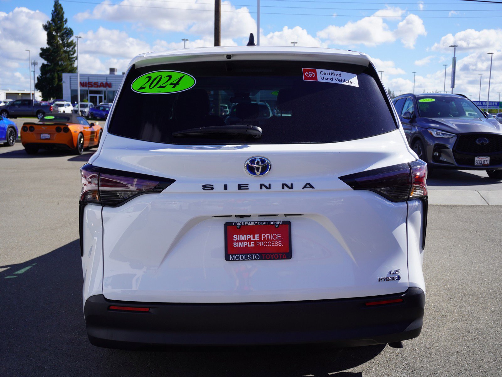 Used 2024 Toyota Sienna LE image 9