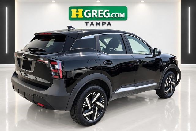 Used 2025 Nissan Kicks SV FWD image 4