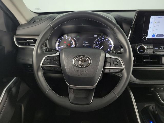 Used 2025 Toyota Highlander LE image 22
