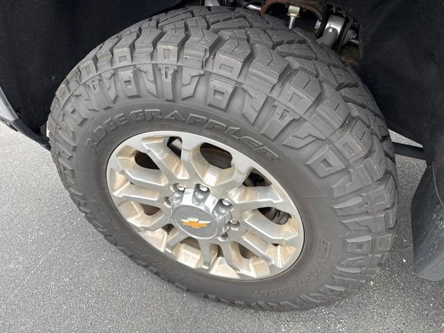 Used 2024 Chevrolet Silverado 2500 LTZ w/ LTZ Premium Package AWD/4WD image 12