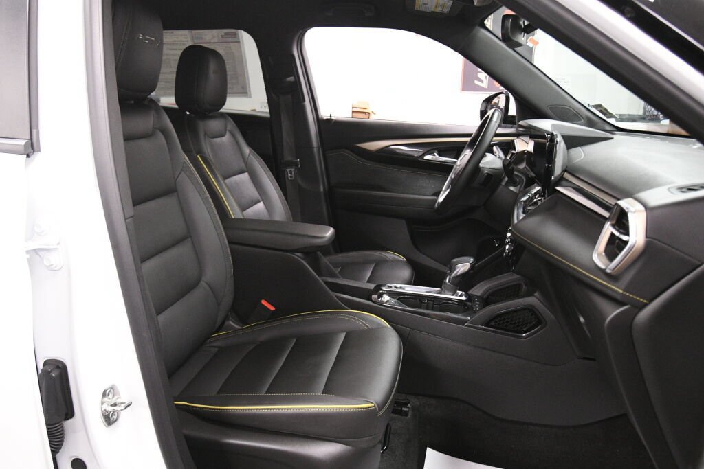 Used 2024 Chevrolet TrailBlazer ACTIV w/ Convenience Package AWD/4WD image 25