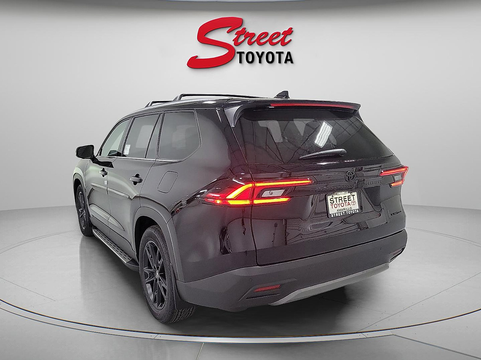New 2026 Toyota Grand Highlander FWD image 2