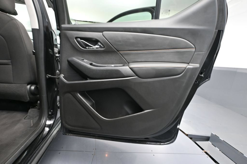 Used 2021 Chevrolet Traverse LT AWD/4WD image 38