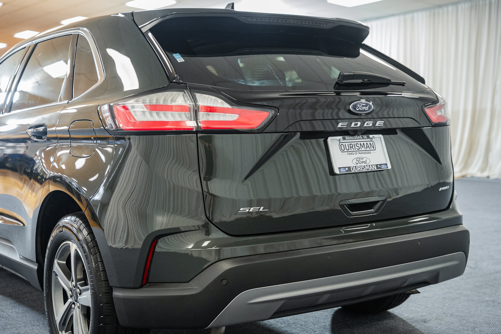 Used 2024 Ford Edge SEL w/ Convenience Package AWD/4WD image 6