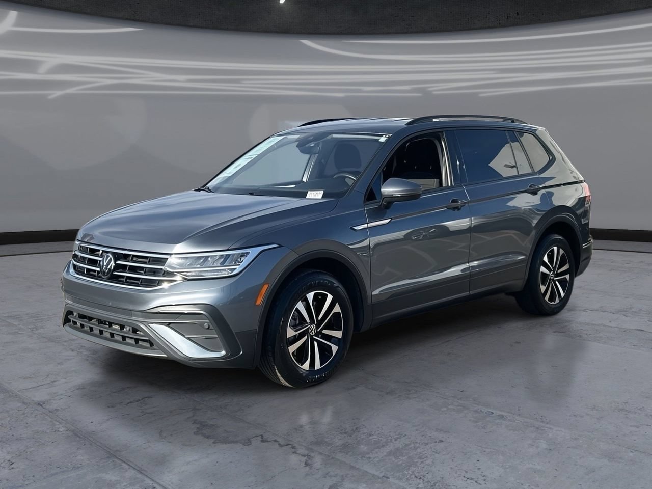 Used 2024 Volkswagen Tiguan S FWD image 1