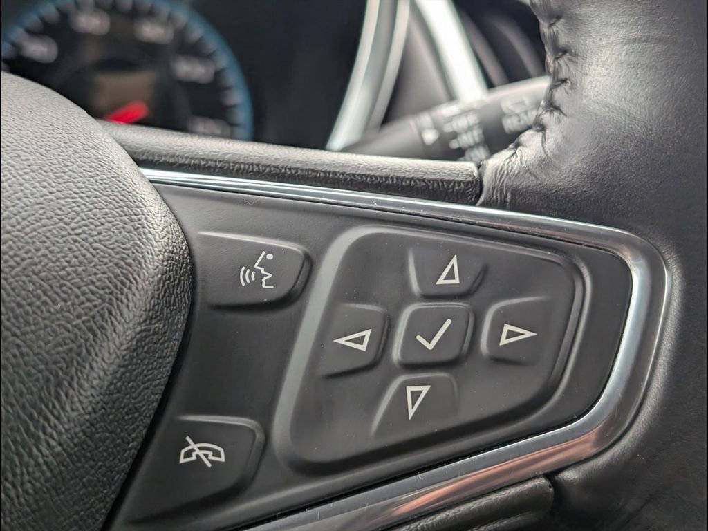 Used 2018 Chevrolet Equinox LT image 18