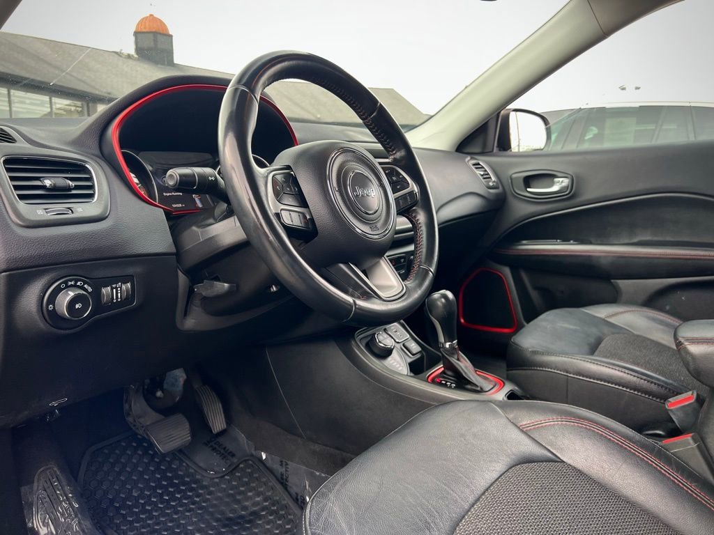 Used 2018 Jeep Compass Trailhawk AWD/4WD image 35