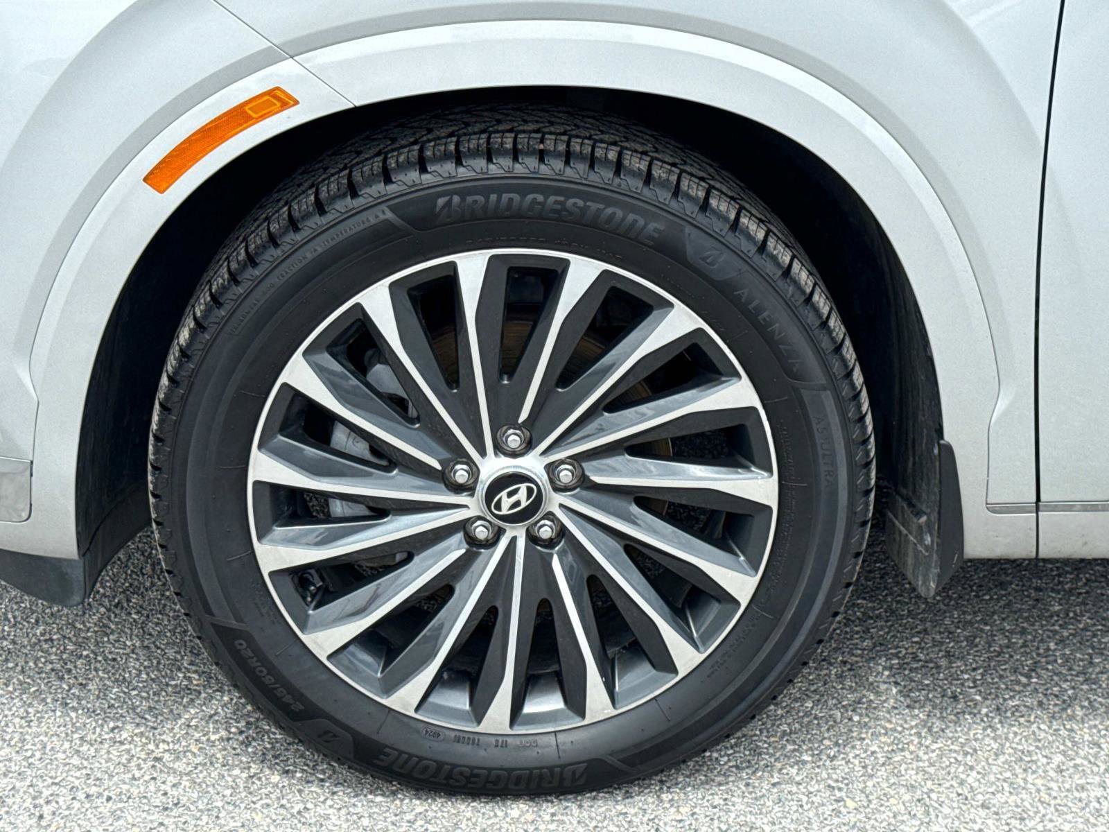 Used 2023 Hyundai Palisade Calligraphy image 30