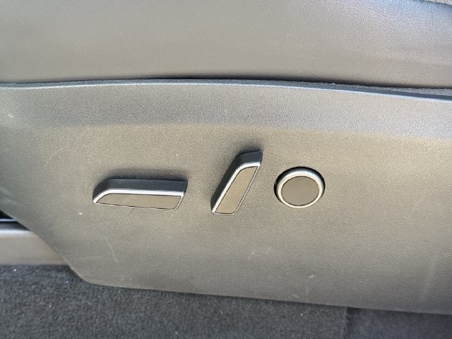 Used 2023 Tesla Model Y Long Range AWD/4WD image 22