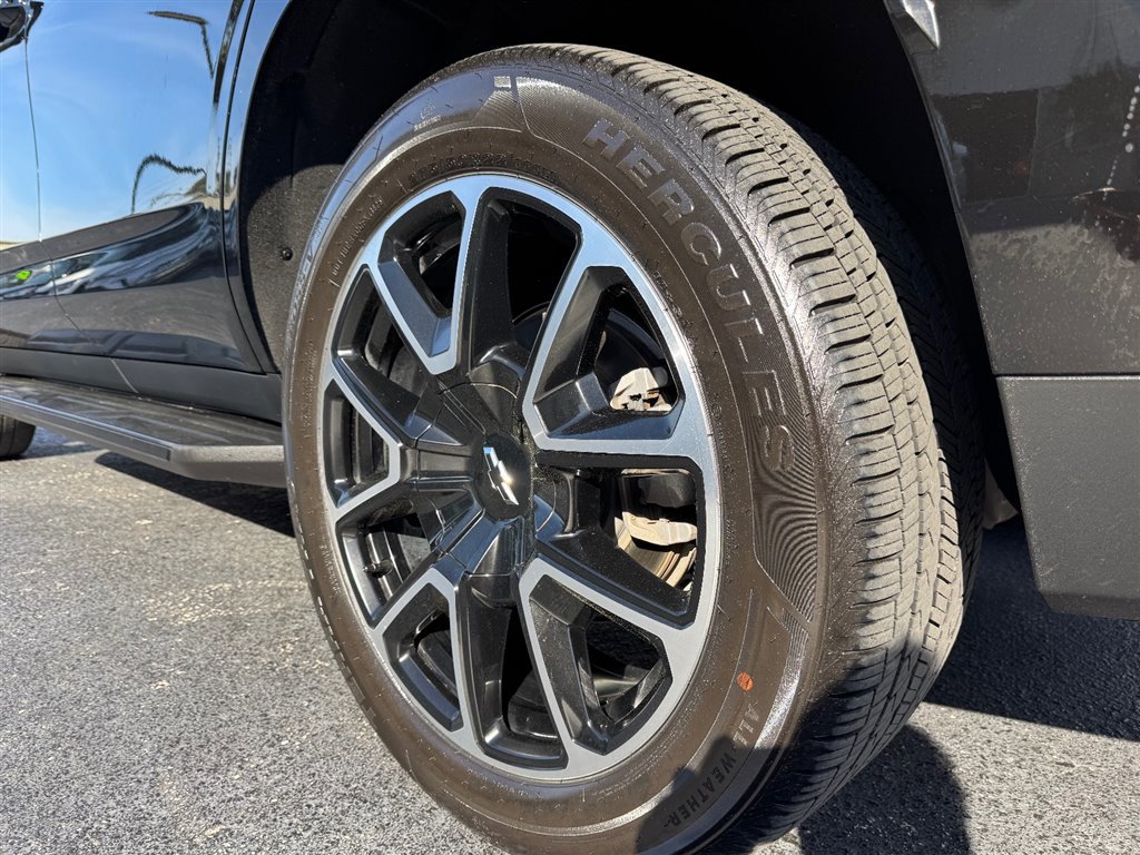 Used 2022 Chevrolet Tahoe RST w/ Luxury Package image 9