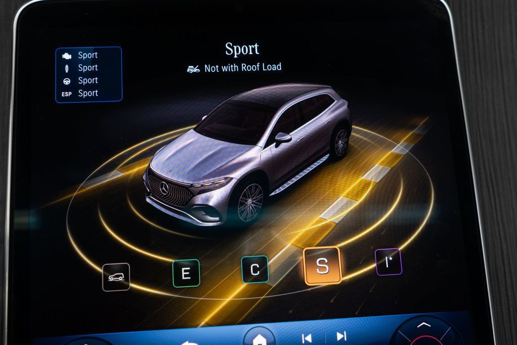 Used 2023 Mercedes-Benz EQS 450+ 4MATIC SUV w/ AMG Line Exterior Package image 29
