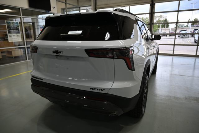 New 2026 Chevrolet Equinox ACTIV w/ Convenience Package III AWD/4WD image 5