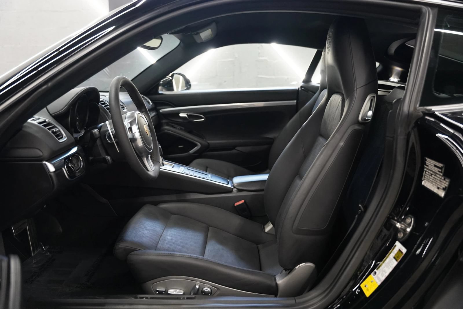 Used 2016 Porsche Cayman RWD image 13
