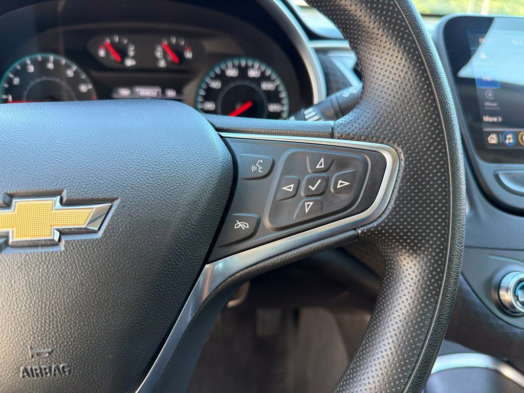 Used 2025 Chevrolet Malibu LT FWD image 21