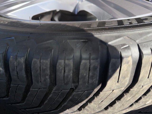 Used 2020 Volkswagen Tiguan SEL image 28