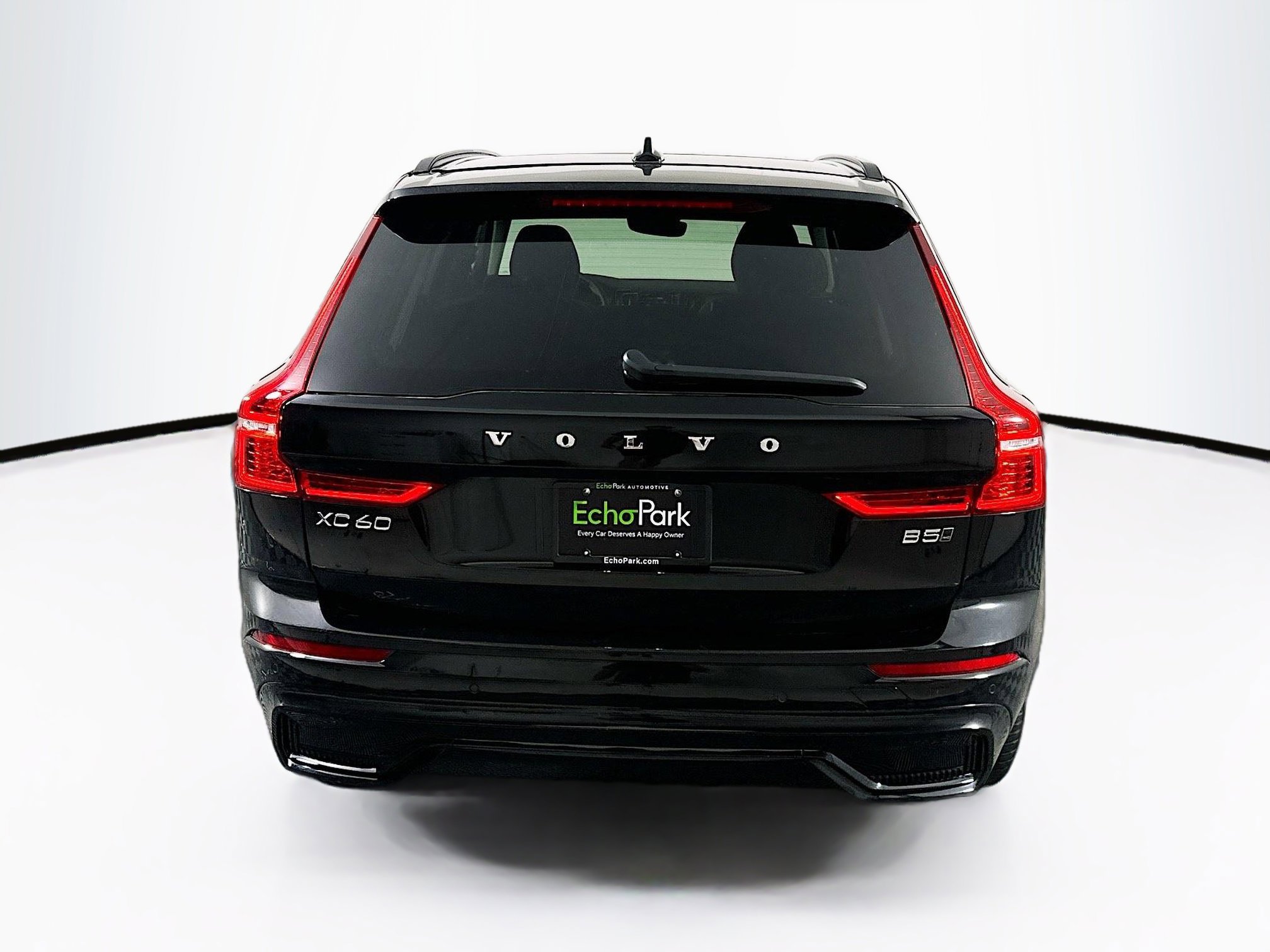 Used 2025 Volvo XC60 B5 Plus image 7