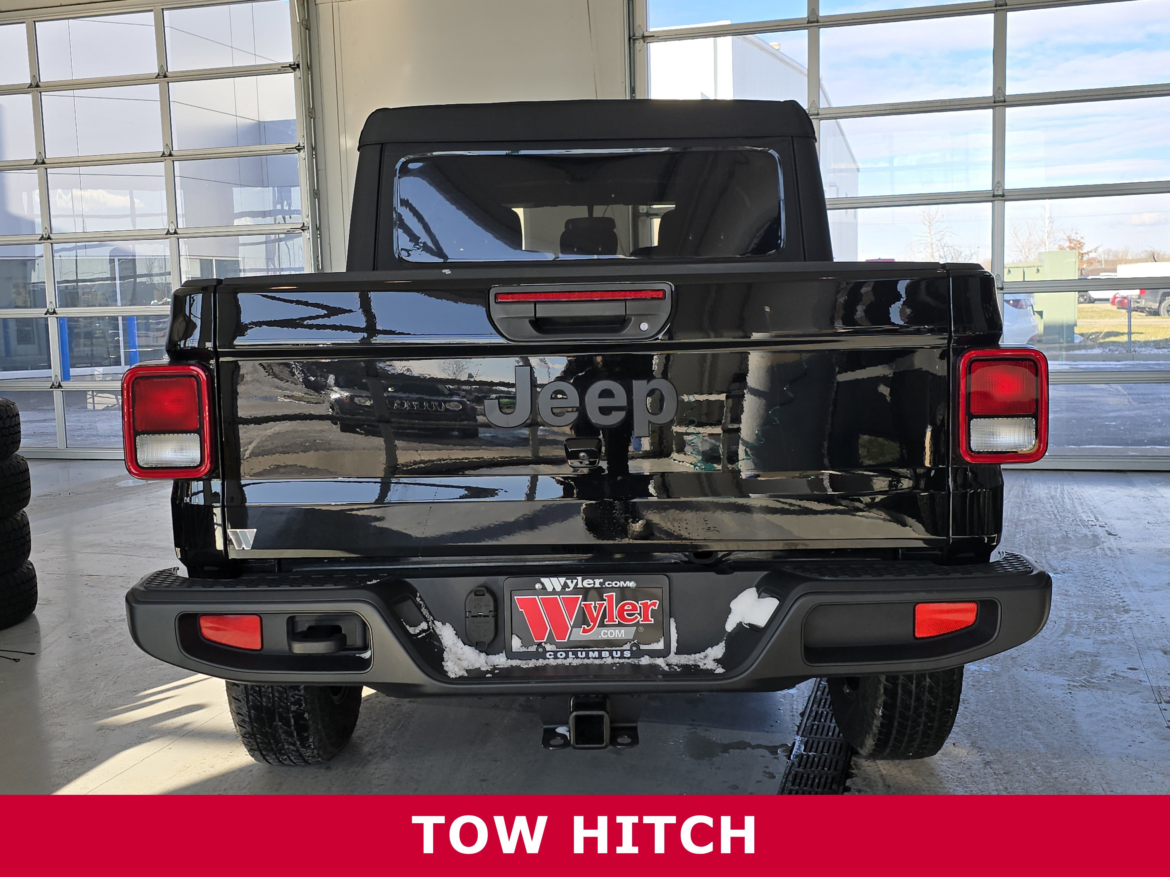 Used 2023 Jeep Gladiator Sport image 14