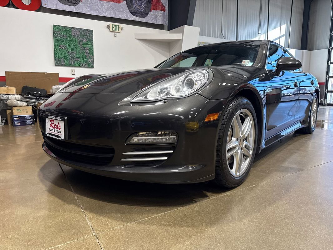 Used 2013 Porsche Panamera 4S image 96