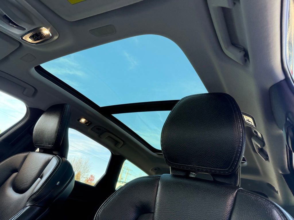 Used 2020 Volvo V90 T6 Cross Country w/ Protection Package Premier AWD/4WD image 16