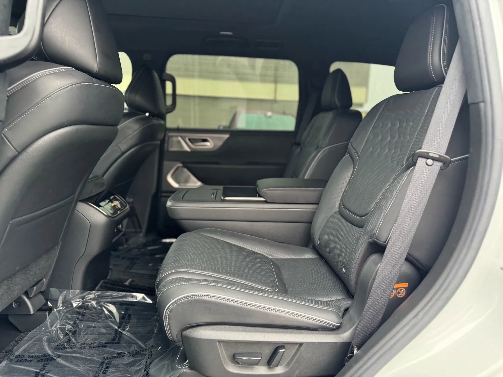 Used 2025 INFINITI QX80 Autograph image 16