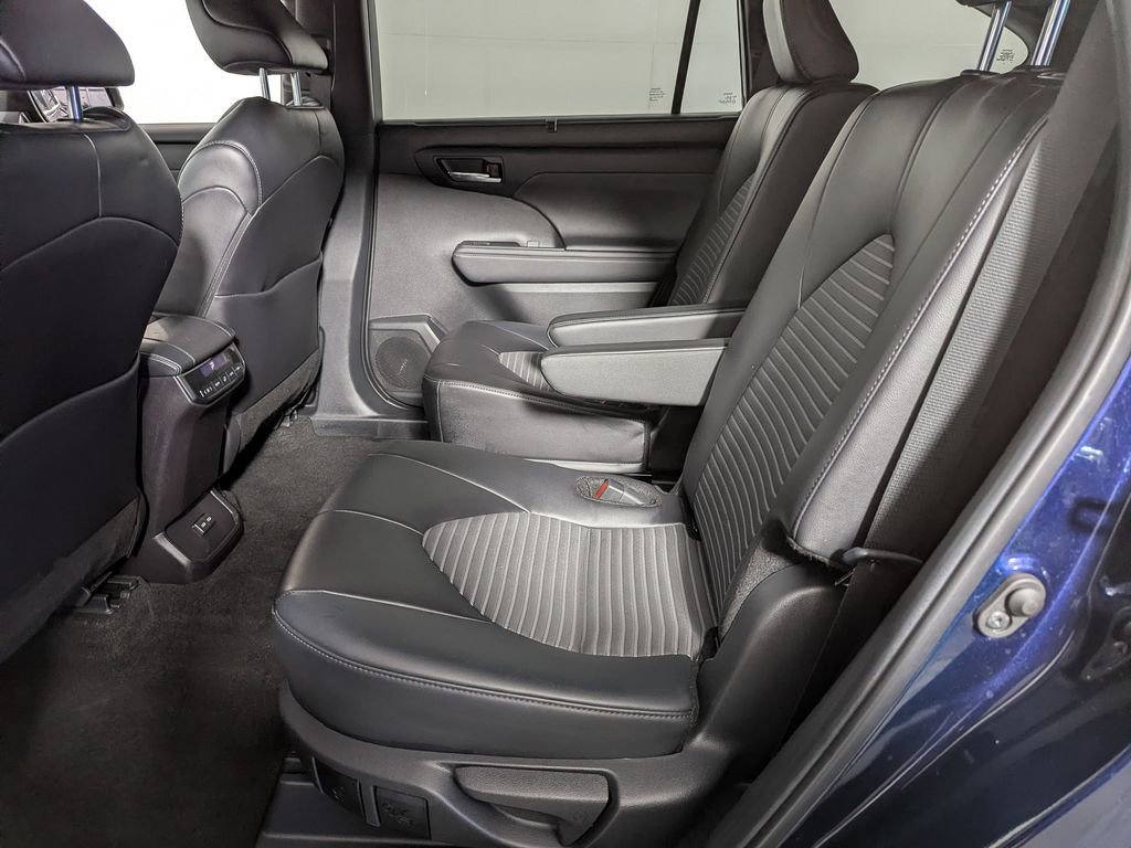 Used 2024 Toyota Highlander XSE image 47