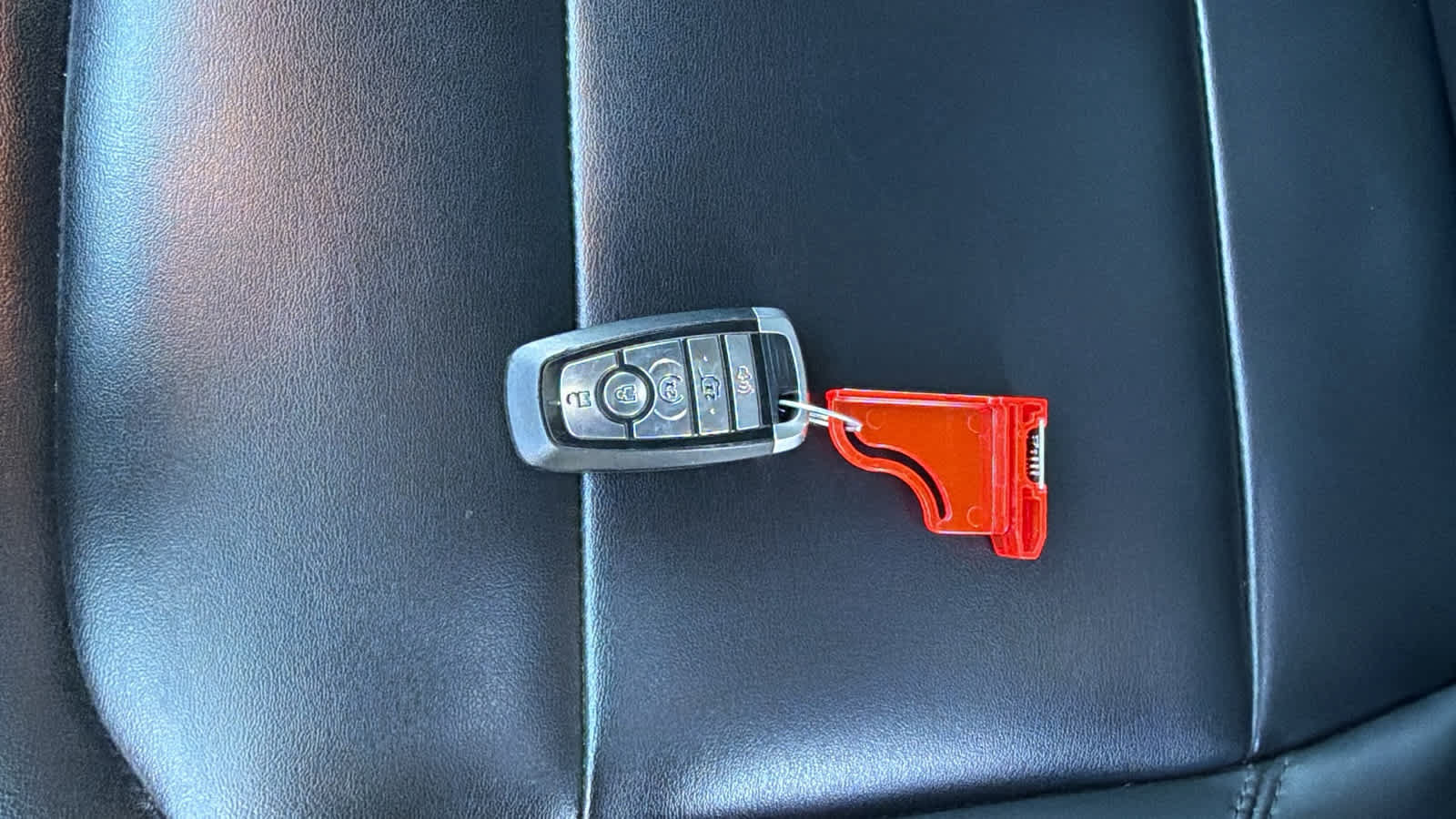 Used 2019 Ford Explorer XLT w/ Equipment Group 202A FWD image 29